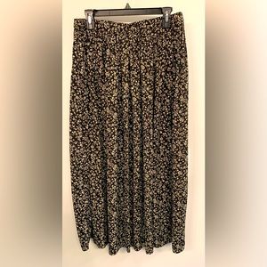 Talbots pleated long full skirt; Black with taupe print; elastic waist